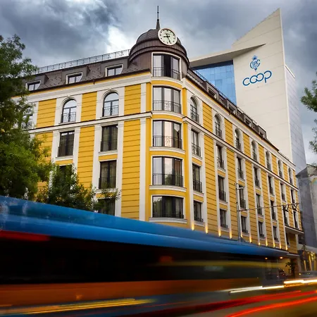 Coop, ホテル