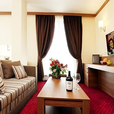 Coop, 4*