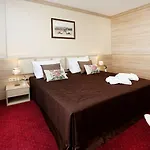 Coop, Hotel