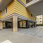 Coop, Hotel