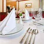 Coop, Hotel