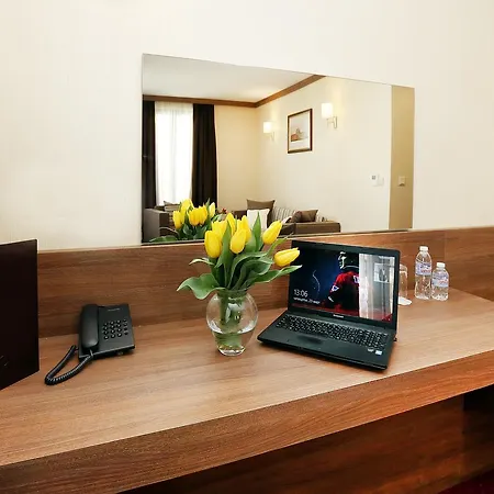 Hotel Coop,