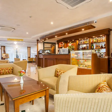 索菲亚库奥普酒店 4*