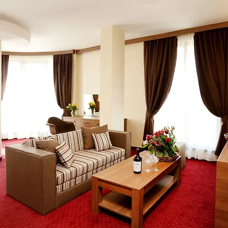 Coop, Хотел София